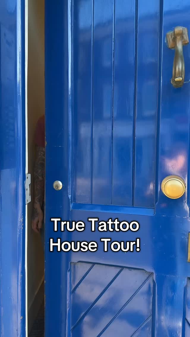 Do you want the True house tour?
Walk ins welcome 😊🫶🏻
#housetour #sabrinacarpenter #tattoo #tattoostudio #londontattoo