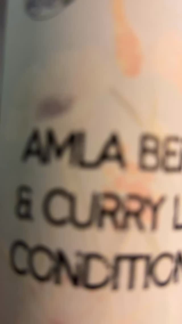 A full restock of the Amla Berry & Curry Leaf conditioner just in time for @eastonfarmersmarket opening day on May 2nd.
You might be like 🤔why amla berries and curry leaf and what even are they?
• Amla Berry, which is also known as Indian gooseberry, is packed full of nutrients. High in vitamin c and iron, they act as natural conditioners, boost shine, encourage hair growth, help prevent premature greying, reduce shedding, promote scalp health-like reducing dandruff
• Curry Leaf is also full of nutrients like iron, amino acids and vitamin A. It helps strengthen hair follicles, reduce shedding, helps grow thicker hair, is great for scalp health, and also helps prevent greying.
These herbs along with rosemary & nettles are infused into argan & jojoba oils to form base for this conditioner.
#naturalskincare #healthyhair #haircare #smallbatch #handcrafted