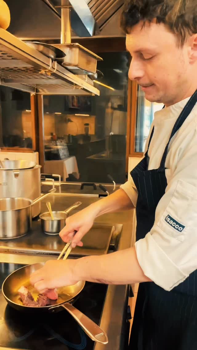 🍽️ Lasciatevi incuriosire ed ingolosire dal nostro nuovo menu…una nuova stagione di proposte deliziose! 😋
#anticaosteriamonterosso #nuovomenu #lakemaggiore
