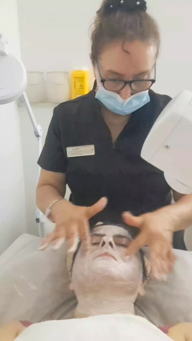 Why is it important to have a clear plan before starting your skincare regime ⁉️
👋The written assessment gives us a good understanding of any underlying conditions like; allergies, food intolerances, medication, lifestyle etc🤔
👋 Digital assessment; Here we get the opportunity to see deeper into the skin. We are able to read the level of oil production or the lack of, on anyone's skin🤔we are also able to measure your skin sensitivity and the skin damage caused by sun exposure & UV rays🌞
👋Physically, this is were we use our sense of touch, to test your texture and overall skin state of health . From here, we are ready to put together a customised skincare plan just for you ‼️
Did you know a clear customised skincare plan is vital before starting a skincare journey?
If you are someone looking to improve a specific skin condition you've come to the right place 👈
Want to know how we can help ?
DM us and we'll tell you more 💁♀️
@beautyblitzonqueen
.
.
.
#skincare
#Skintreatments
#skincorrection #skinclear
#skincareexpertlogan