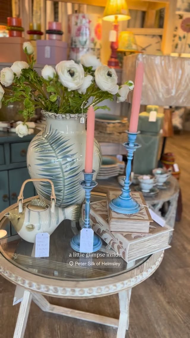 A little glimpse inside our showroom in Helmsley today… make sure to pop in and see all our newest collections ready for spring 🍃 We are open 10:30 to 4:30 ✨
#shoptour #interiordecor #springsummer #helmsley #interiors
