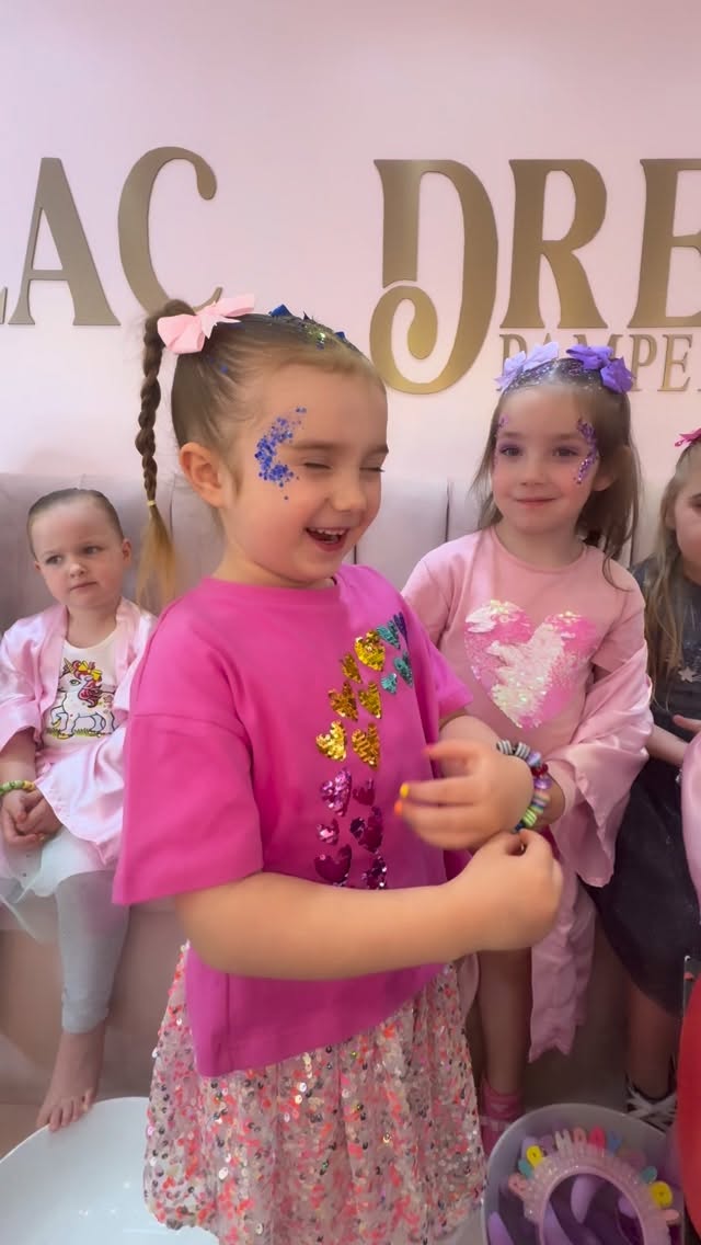 Just had to post this one ๐ฅน Hope harpers little wish comes true โบ๏ธ๐ฅฐ๐ฆ #unicorn #makeawish #5thbirthdayparty #mobilepamperparty @hlouise222