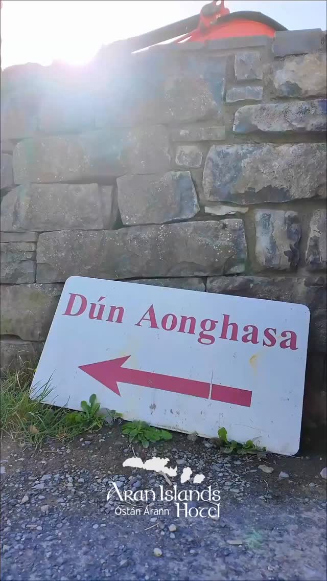 Dún Aonghasa, a 3000-year-old prehistoric fort, sits right on the edge of towering Atlantic cliffs on Inis Mór. Built in a dramatic semi-circular shape, its thick dry stone walls once protected those living here, with sheer drops doing the rest of the work.
There’s no barrier, no fuss, just open views and the full force of the Atlantic. It’s the kind of place that makes you go quiet for a minute.
It takes a bit of time to get here, and that’s exactly the point. A day trip never quite does it justice.
Stay with us at the Aran Islands Hotel, take your time exploring the island, and come back to a proper meal, a drink at the bar, and a comfortable bed looking out towards the ocean.