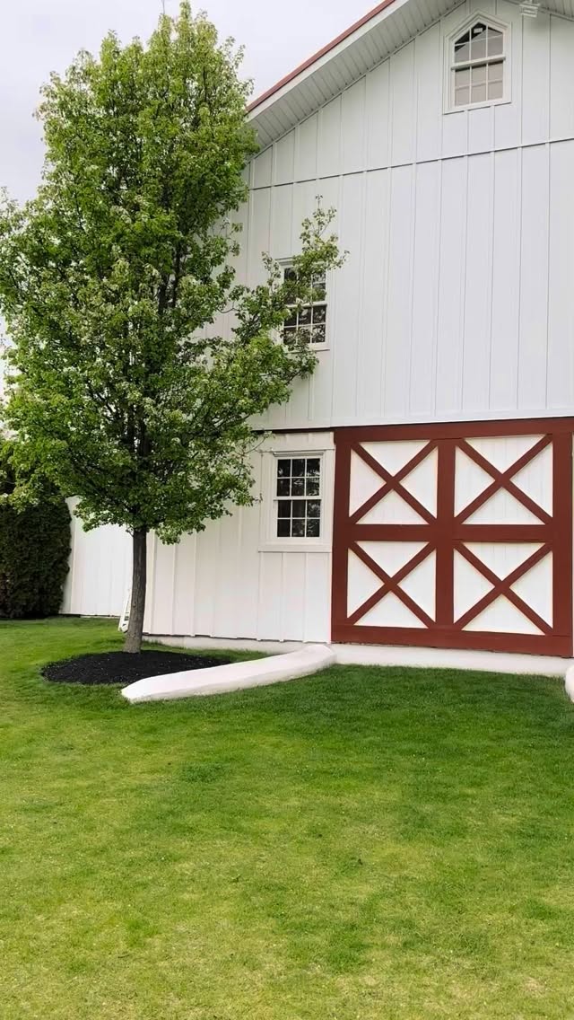 Spring is here! Watch as the trees, flowers, and plants around our property come to life, bringing new energy to the season🌿🌷