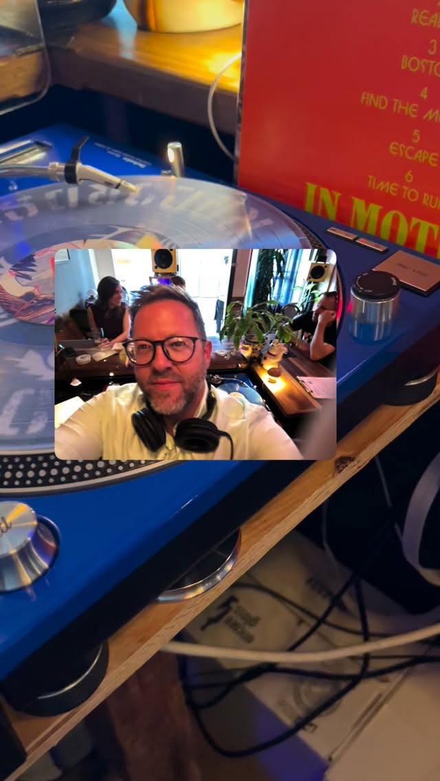 Had the pleasure of spinning a bit at the BEAUTIFUL @jansplaceslo today. Such a wonderful place to be, be sure to check it out if you’re able.
Vinyl culture is alive baybee!