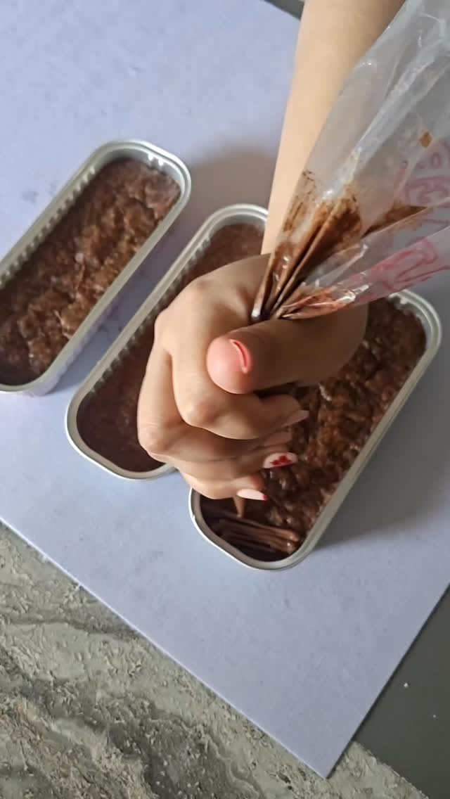 The brownie tin everyone keeps coming back for 🤎✨
Fudgy, indulgent & loaded with flavours you’ll obsess over 🍫
One bite and you’ll know why it’s our most loved + most ordered treat 🫶🏻
Which flavour are you picking first? 👀
#loveintheoven #mumbai #miraroad #brownietin #chocolatebrownie @biscoff_in @nutellaindia