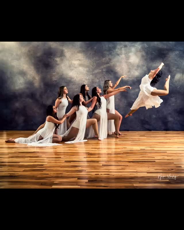 📸 SNEAK PEAK of PICTURE WEEK with @waynemurphy_photomt
These shots are gorgeous! Can’t wait to see more ✨
#dancer #cadspictureweek #cadscompteam #weloveourdancers #weloveourphotographers