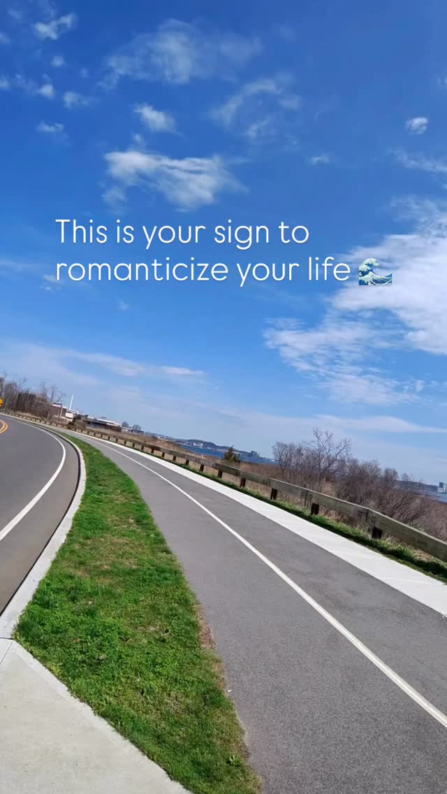 POV: you finally go for that little walk by the water 🌊
Sometimes the best plans are the simplest ones
fresh air, quiet views, and a moment to slow down 🤍
📍 Oak Street Beach, West Haven
#ctspots #westhavenct #newhavenct #thatgirllife #girlyday