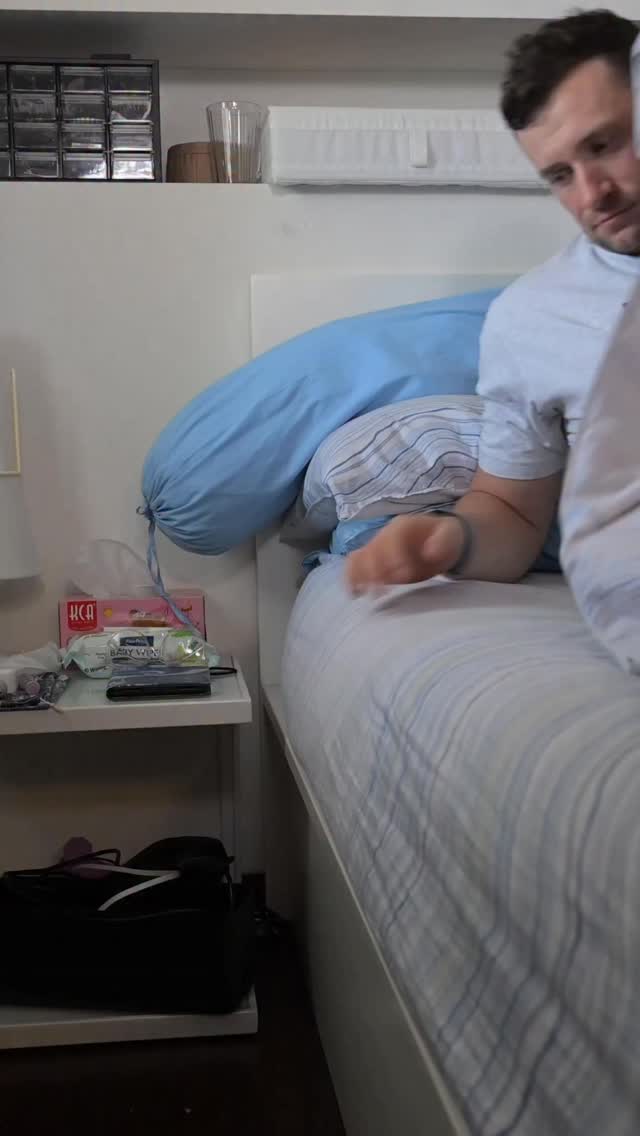 Comment KURU and I’ll send you the full video 👇
If your first steps in the morning feel like you’re walking on a knife… this is for you.
That sharp heel pain after rest? Classic plantar fasciitis. And the reason so many people stay stuck is simple… they’re wearing the wrong shoes.
Most shoes are flat. They don’t support or hold your heel properly, so the plantar fascia keeps getting irritated every single day.
The key? A shoe that actually cups your heel and keeps it stable.
That’s exactly why I rate KURU so highly for plantar fasciitis.