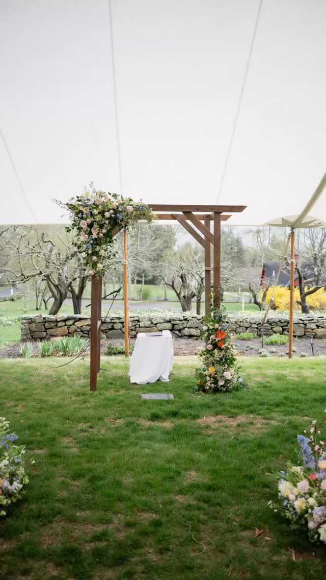 They planned for sunshine, but the rain had its own plans. A beautiful tented ceremony, the soft sound of rain, and an unexpectedly intimate moment they’ll never forget. @brookeallisonphoto
#weddingplanner #tentedceremony #weddingday #wemakeithappen #2026wedding