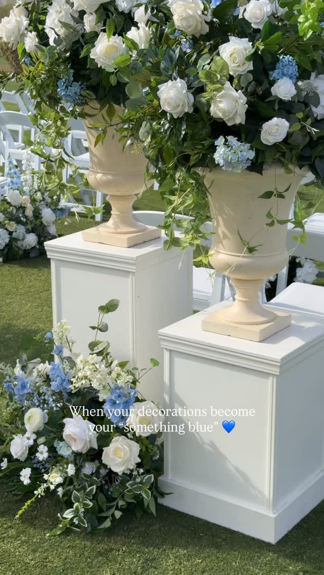 Your “something blue” doesn’t always have to be an accessory 💙✨This wedding decor was the perfect touch of blue in the most romantic way.
#azweddingcontentcreator #weddingcontentcreation #wedding #weddingdecoratıons
