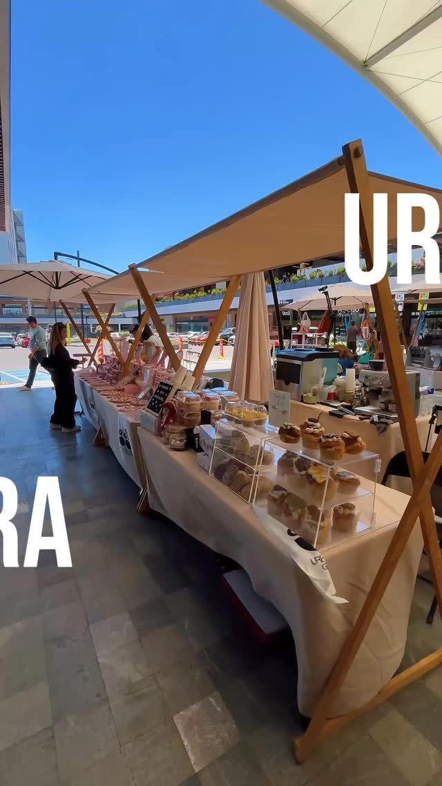 El mood ya se siente… y el bazar también 👀✨
@bazareando_gdl ya está listo para formar parte del 10º aniversario de Urban Center Guadalajara 🔥
Diseño, talento local, piezas únicas y ese vibe que solo encuentras cuando todo se junta en un mismo lugar.
Ven a descubrir, apoyar y llevarte algo distinto…
porque aquí siempre hay algo nuevo que encontrar.
Nos vemos en tu encuentro con todo. 💫
#Bazareando #UrbanCenterGuadalajara #10AñosUC #TuEncuentroConTodo #BazarGDL HechoEnMexico ConsumeLocal PlanEnGDL GDL ViveUrbanCenter