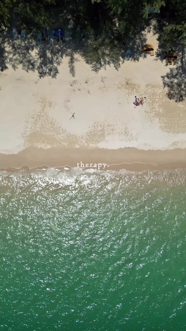 Your kind of therapy. Where the Andaman Sea calms your mind and time gently drifts away🌊✨
📍Long Beach Chalet - Koh Lanta
#kohlanta #longbeachchalet #paradise #thailand