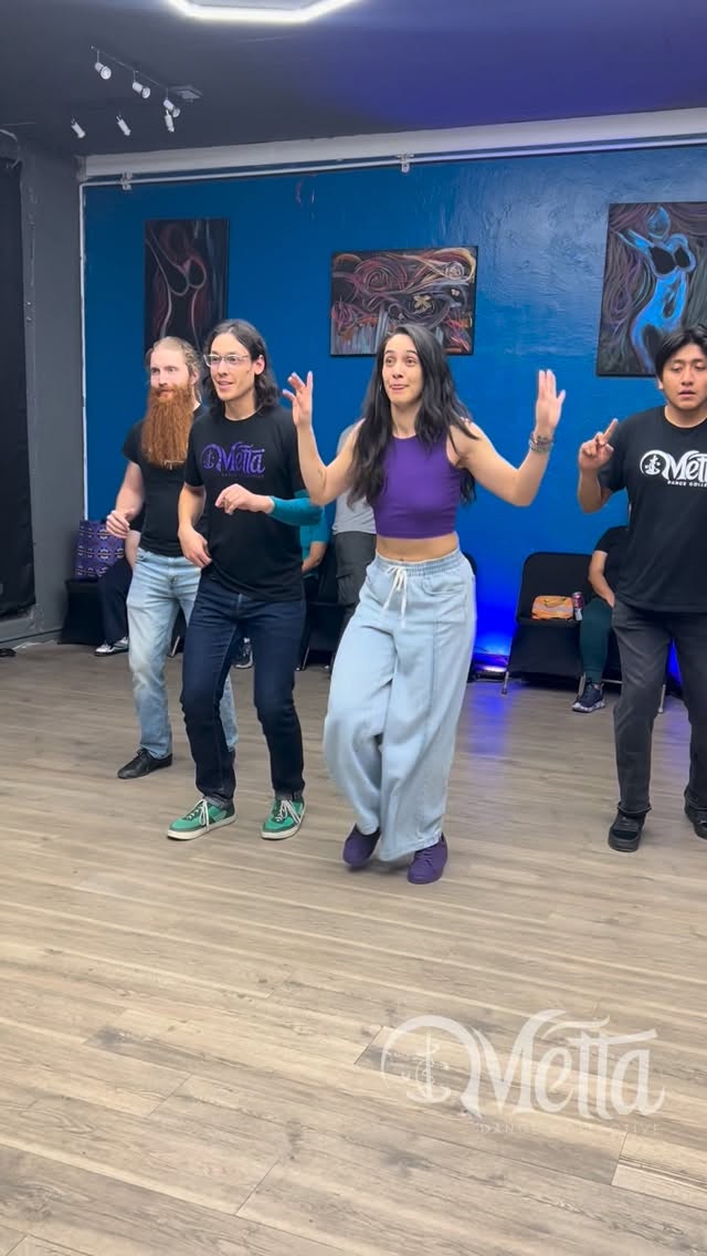 Melina 🎶🎵
#mettadancecollective #lovingkindness #bachatacommunity #bachata #dancetraining #mindbodyspirit #bachatainabq #bachatasantafe