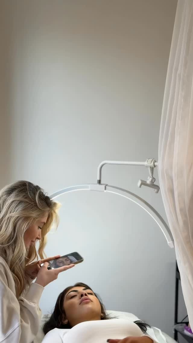 Start your lash career at Blooms 💭
Courses:
- Lash Lift
- Korean Lash Lift
- Lash Lift + Lami Duo
Visit our website to book a date | the link is in our bio.