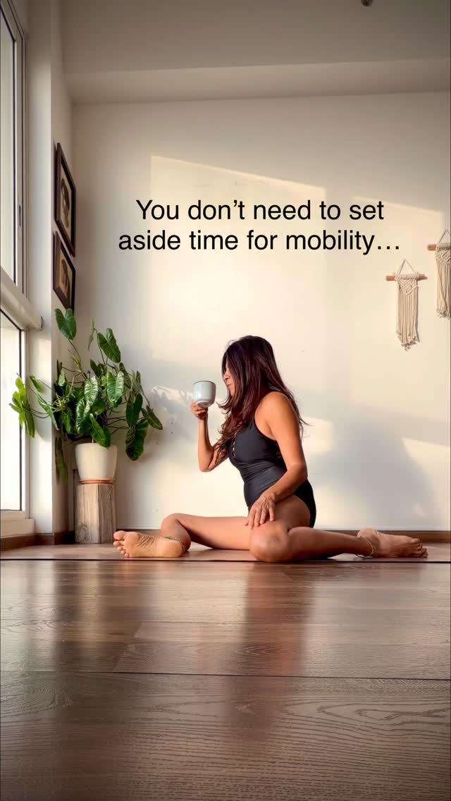 Your hips don’t need you to set aside extra time for mobility. They just need consistency.
A few small, intentional movements while you sit, sip and slow down can build strength and control over time.
No mat, no pressure, no dedicated workout.
Save this for your next tea break ☕️
#hipmobility #movementsnacks #mobilitytraining #everydaymovement