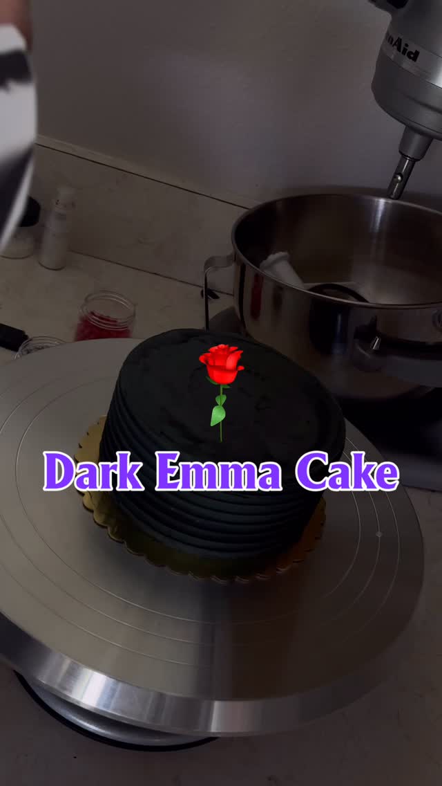 I almost forgot I made this Dark Emma cake!
Who watched OUAT?
#davenportflorida #cake #birthdaycake #explore #reels