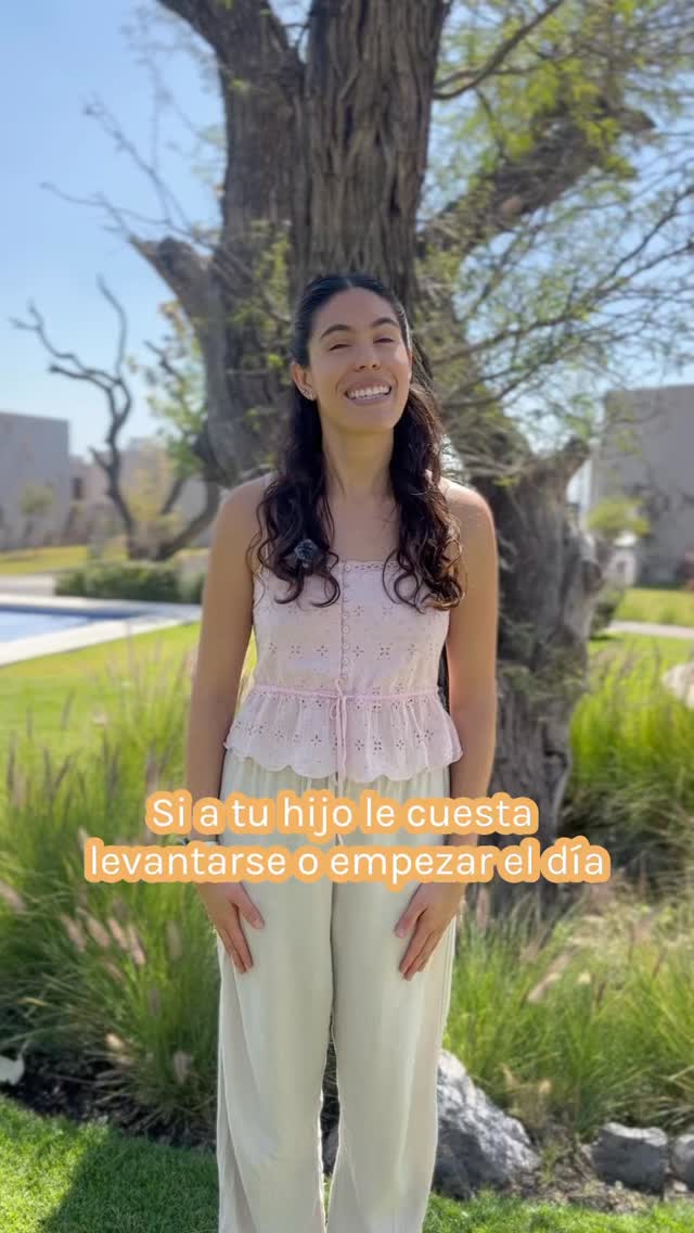 La respiración es una de las herramientas más poderosas para ayudar a tu hij@ a regularse.
Cuando la practican juntos:
💛 Disminuye la intensidad emocional
💛 Mejora la atención
💛 Fortalece la conexión
💛 Les enseña a autorregularse poco a poco
Respirar juntos también es criar 💛
✨ Sígueme para más herramientas de mindfulness y únete a mis clases 🧘♀️
.
.
#Mindfullness #Querétaro #ClasesYogaInfantil