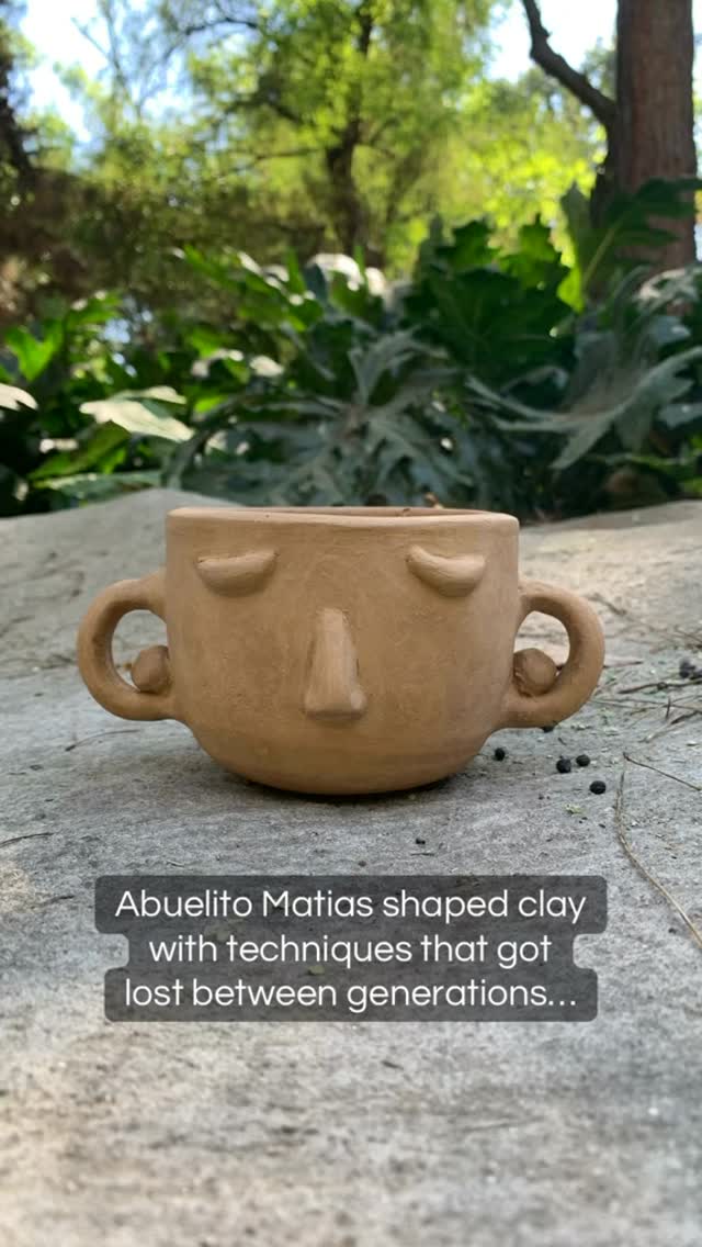 Some artisan techniques have already been lost between generations.✨ Others are still being preserved, one piece at a time.🌱
Support the hands that keep these traditions alive.
Sendero Decor link in bio 🔗
—
Algunas técnicas artesanales se han perdido con el paso de las generaciones…✨
Otras aún viven, pieza por pieza. 🌱
Apoya a las manos que mantienen viva esta tradición. 💛
Sendero Decor 🔗 enlace en la bio.
#pottery #artisanmade #decor #handmadewithlove #fyp