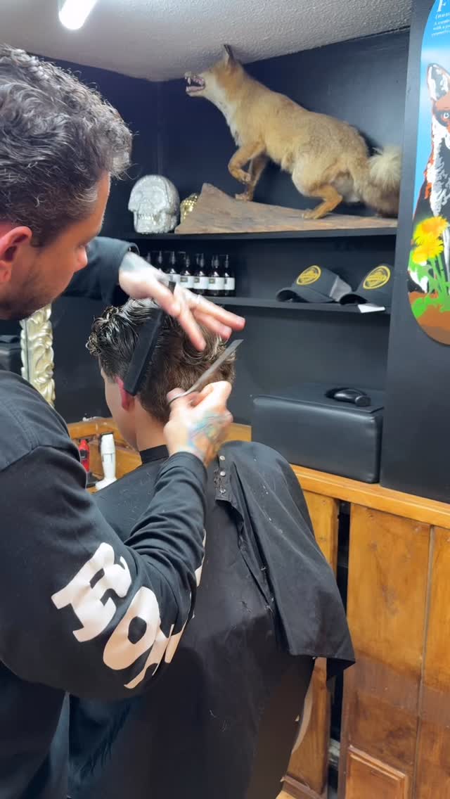 It’s been a Thiago & Lucas kinda day ✂️
With Thiago & Paul holding the fort tomorrow, we’re set for another busy end to the week.
Make sure you’re fresh for the long weekend, book your haircut via the link in our bio.
We’ll be closed on Monday, but back open as normal from Tuesday with Paul & Lucas.
#royalsbarbershop #barbershoproyals