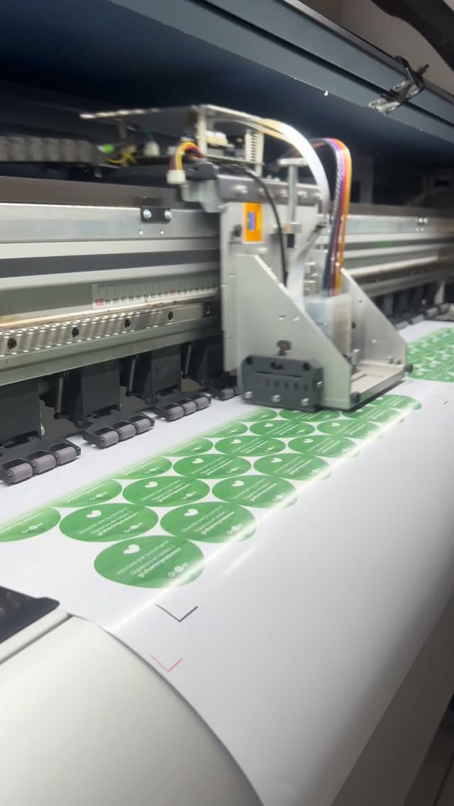 PROMO DE ABRIL ✨
20% off en el m2 de stickers full color troquelados
¡Imprimimos tu diseño y los troquelamos de la forma que desees!
*Aplican restricciones