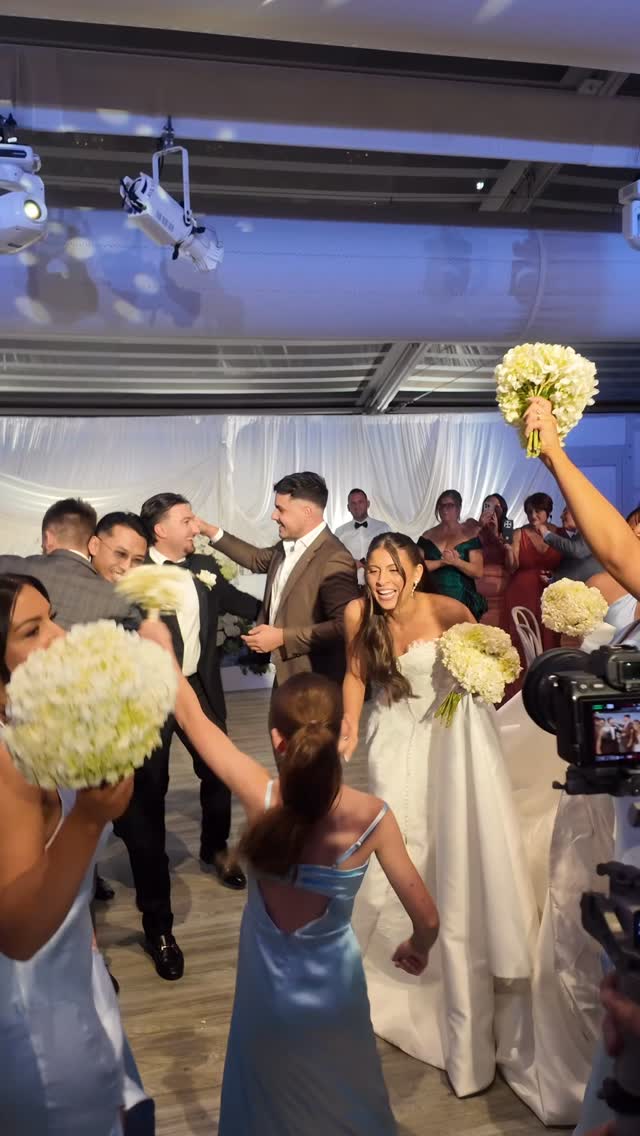 It just had to be their entrance song 🤍