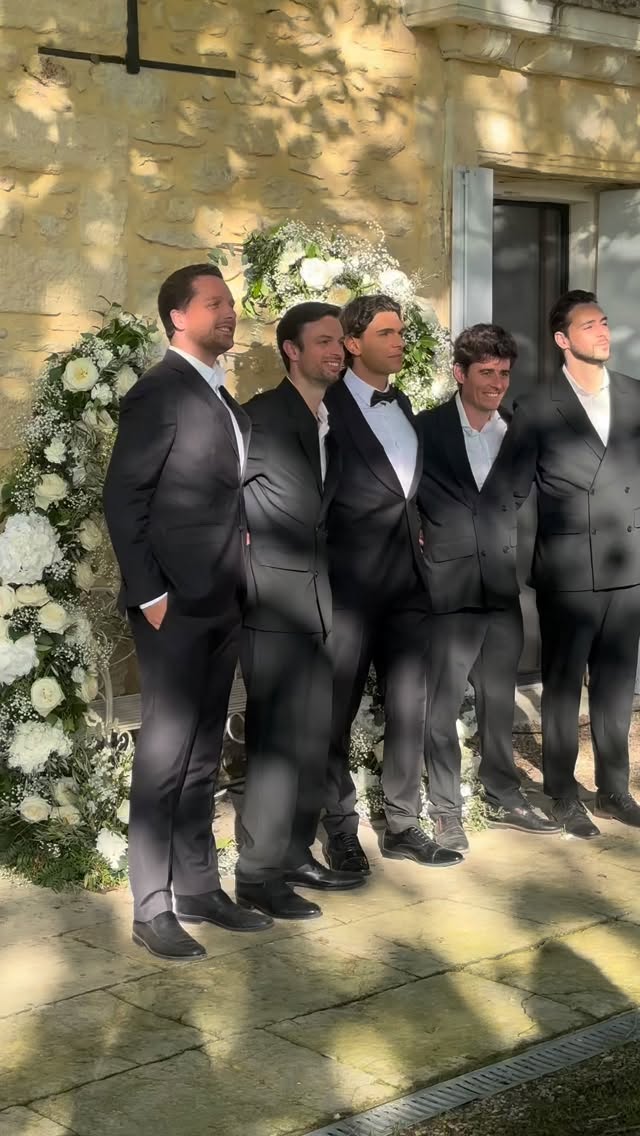 La saison s’ouvre en beauté au Domaine de la Trinité avec la célébration du mariage d’Anna et Romain ♡
Un moment élégant, rempli d’émotion et de douceur, qui marque le début d’une nouvelle saison placée sous le signe de l’amour, du partage et de merveilleux souvenirs ✨
______
The season opens beautifully at Domaine de la Trinité with the celebration of Anna and Romain’s wedding ♡
An elegant moment, filled with emotion and tenderness, marking the beginning of a new season under the sign of love, sharing, and wonderful memories ✨
@jardindarums
@instant_prestige
@traiteurgrand
@lisa_yang_violoniste
@iamadrianomusic
@marioncarpentiercoiffure
@manonmakeupartist
@tomcourtpatisserie