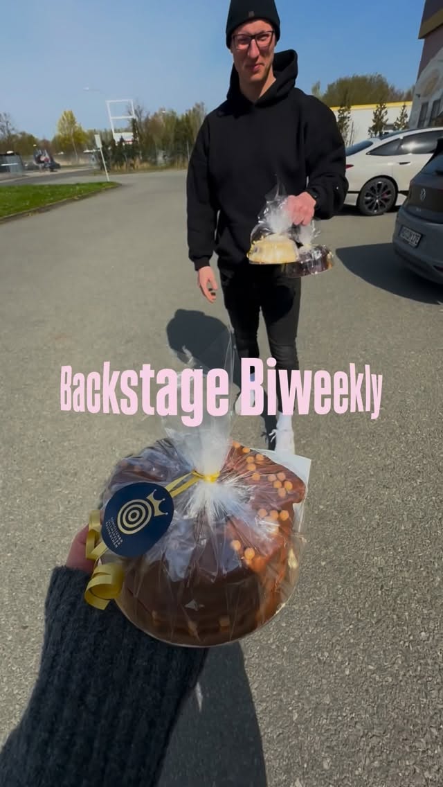 Hello Again 🥲🤞🏻
Natürlich hatten wir viel zutun daher verspätet sich auch mal das Backstage Biweekly 🙂↕️
#ovgugmbh #magdeburg #team #office #fun