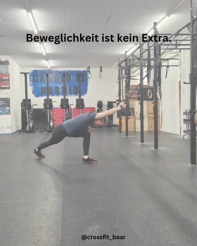 Beweglichkeit wird oft unterschätzt – dabei ist sie der Schlüssel zu sauberer Technik, mehr Kraft und langfristigem Fortschritt.
Wer seine Range of Motion kontrollieren kann, trainiert effizienter, sicherer und stärker.
👉 Nimm dir Zeit für Mobility – dein Körper wird es dir danken.
#crossfitbaar #mobility #beweglichkeit #crossfit #training technik rangeofmotion fitness stability performance