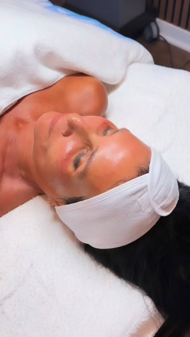 NEW CLIENT SPECIAL
Ready for a visible skin transformation?
Our Hydro Facial deeply cleanses, gently exfoliates, and hydrates the skin leaving it smoother, refreshed, and radiant after just one treatment.
For a limited time, enjoy our Hydro Facial for $99 (new clients only).
Ideal for:
Dull or uneven skin
Dehydration
Skin maintenance and glow
Every treatment begins with a professional consultation, using advanced technology to customize the facial to your skin’s needs.
Appointments are limited. Book now.
Idan Med Spa
DM us or book online
#hydrafacial #glowingskin #skincare #facialtreatment #losangelesmedspa encinobeauty healthyskin skingoals esthetician medspa skincareroutine beautytreatment selfcare clearskin hydrationfacial