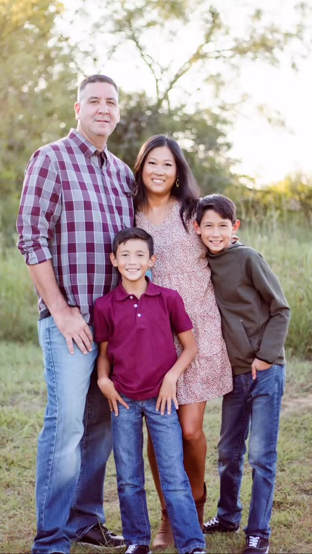Happy Friday!
The flowers of are looking so lovely and vibrant. They’ll only be around for a few more weeks. Be sure to book a mini before the they’re gone. Lino in bio.
#richardsonphotographer #texaswildflowers #planophotographer #garlandphotographer #dallasphotographer