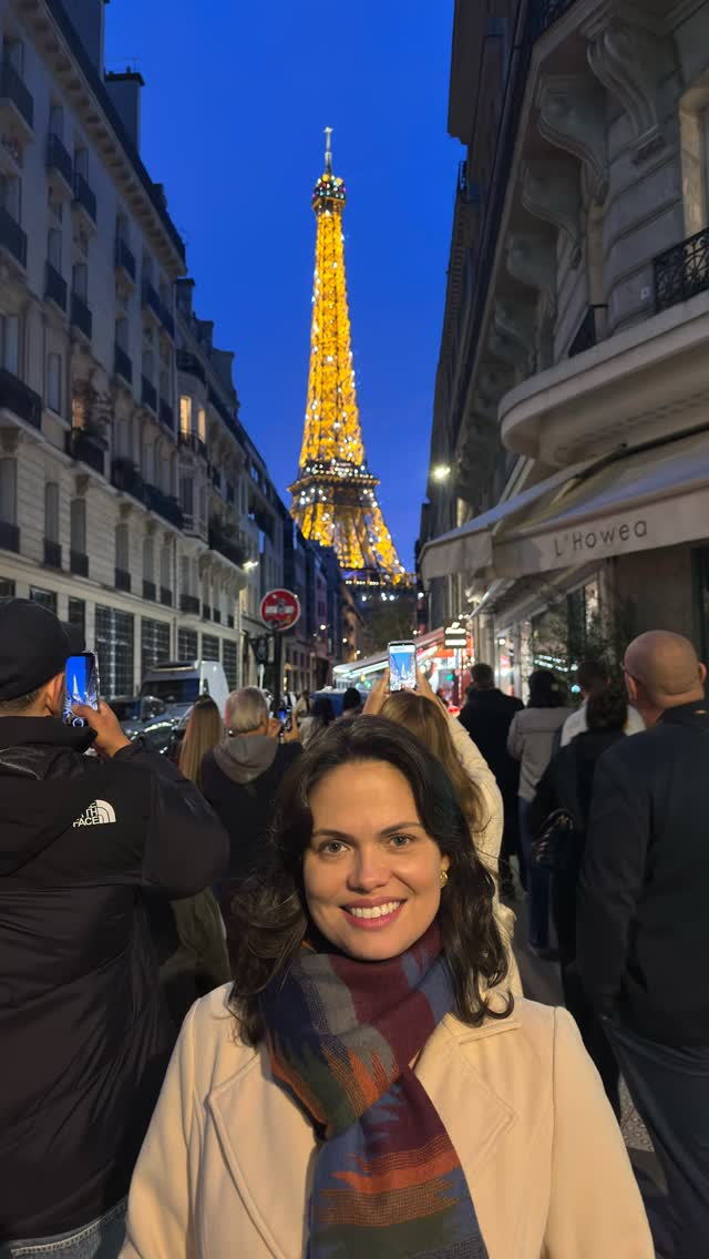 Paris, In-Cosmetics Global 2026.
Antes de mostrar os lançamentos, fiz questão de passar no stand da Azeco — nossa parceira holandesa que a PureKemika representa com exclusividade no Brasil.
É de lá que vem o Azepur99®, o ácido azelaico mais puro do mundo. Matéria-prima de origem vegetal, vegana, em pó micronizado, referência quando falamos de acne, rosácea, hiperpigmentação e também de saúde capilar.
A feira só confirmou o que defendemos todos os dias: inovação de verdade nasce da ciência, da rastreabilidade e da performance clínica. E é exatamente isso que estamos trazendo para quem formula no Brasil.
Dra. Michele Raspante
Diretora Técnica | PureKemika
Quer desenvolver formulações inovadoras com o Azepur99®?
Escreva QUERO nos comentários e entraremos em contato com você.
#InCosmeticsGlobal2026 #InCosmeticsParis #pure_kemika #Azeco #Azepur99