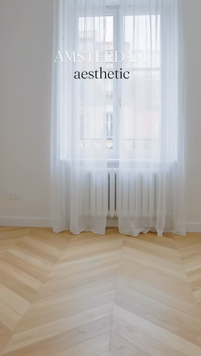 🏠 Modern apartment 30 m² on the 1st floor with elevator
☀️ Heating
📺 TV
🛋️ Charming living room with dining area
🍳 Fully equipped kitchen with refrigerator, stovetop, oven, dishwasher, and coffee maker
🛏️ 1 comfortable double bedroom with ample storage
🚿 Bathroom with shower and toilet
🧺 Washing machine
🧺 Linens and towels
🏠✨ Ideally located just 4 minutes from Saint-Lazare train station, with numerous public transport options nearby, and a 20-minute walk from the famous Montmartre district and the elegant and peaceful Parc Monceau.
Its modern and minimalist decor is sure to please, and the apartment has everything you need for a comfortable stay.
🚇 You are located:
1 minute walk from Liège metro station (line 13)
7 minute walk from Place de Clichy metro station (lines 2 and 13)
3 minute walk from Saint-Lazare train station (lines 3, 12, and 13 and RER E, J, L) :
#evengestion #paris8 #beautifulairbnb #parisfrance