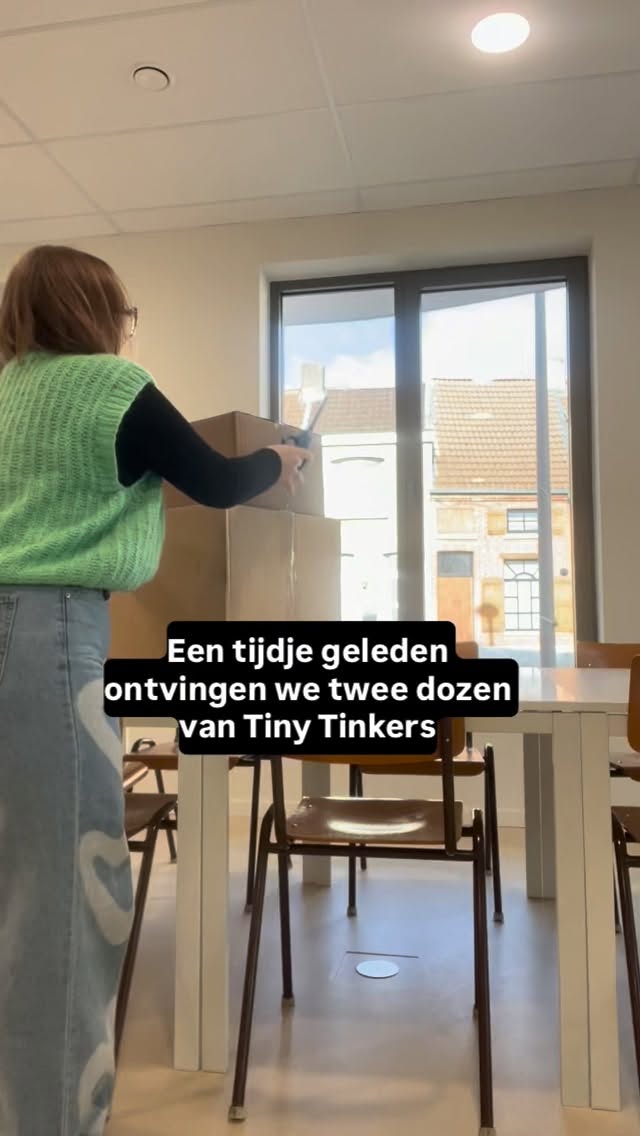 Van @tinythinkers.eu kregen we onlangs dit leuke pakket met fort bouwpakketten, slijmpakketten en een activiteitenbord! Ideaal om onze kindjes te stimuleren 🧠
Dankjulliewel 💛💛💛