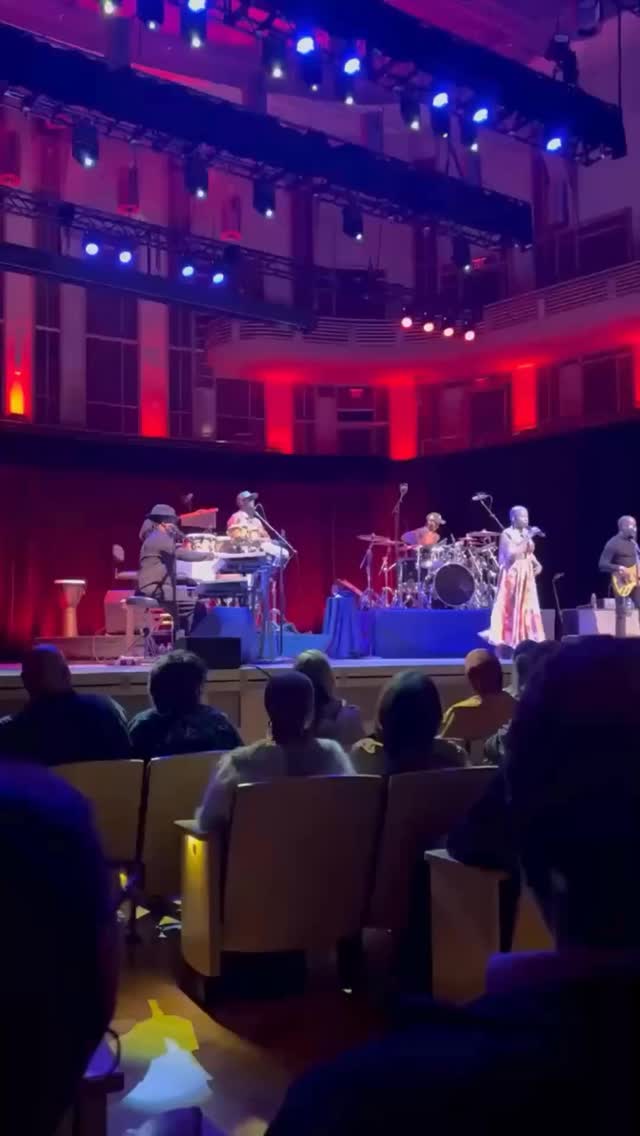 There’s something different about live music, you know? Seeing Angélique Kidjo at the Strathmore was a perfect reminder of why.
From the moment the music started, people were on their feet, moving, clapping, singing, and fully present. That kind of collective energy is MORE than just fun. It’s regulating. Music and movement can boost endorphins, support serotonin, and help shift the nervous system out of stress and into connection and joy.
What stood out most was the message woven throughout the performance: unity, peace, and our shared humanity. Experiences like this remind us that connection doesn’t have to be complicated. Sometimes it looks like dancing next to strangers, discovering a new artist, and feeling part of something bigger than yourself.
This is your reminder to seek out moments that bring you back into your body and into community. They matter more than you think.
#LiveMusicHealing #AngéliqueKidjo #Strathmore #NervousSystemHealth #MindAndBodySolutionsDC
