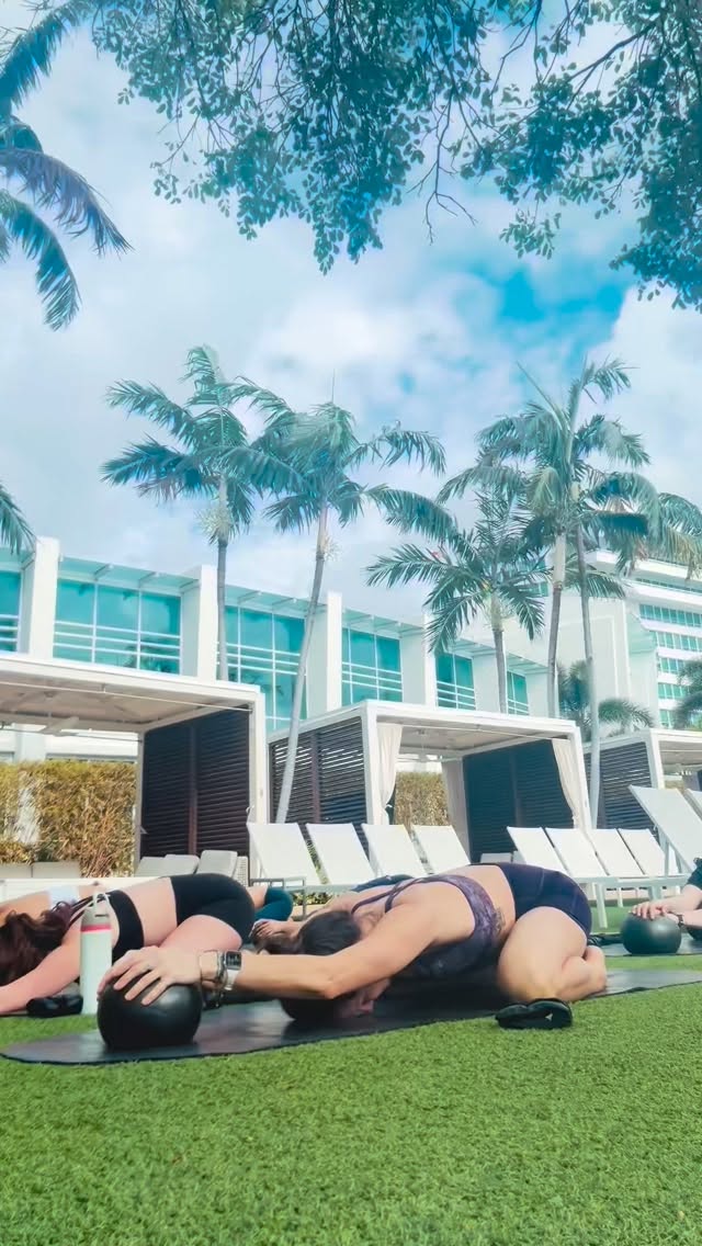 palm tree pilates. yes, please.