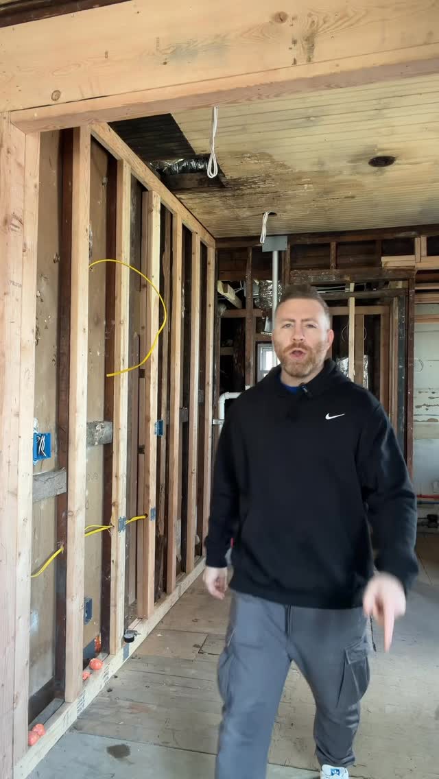 Additional costs during a renovation are what makes the price increase the most!👀
#beforeandafter #homeimprovement #homeremodel #contractor #renovation
