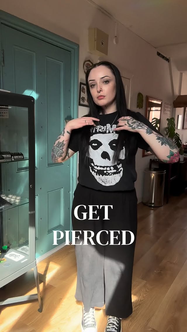 Customise your character
Featuring pieces from @apex.handcrafted @inariorganics and @junipurrjewelry
🖤 @venusinfurs.ie 14 Exchequer St, Dublin 2
⛓️ Tuesday to Saturday, booking link in bio
#piercing #piercer #safepiercing #earpiercing #bodypiercing