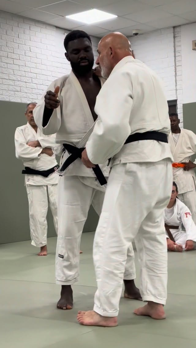 Morote Seoi Nage with @sampsonjudo during our regular classes