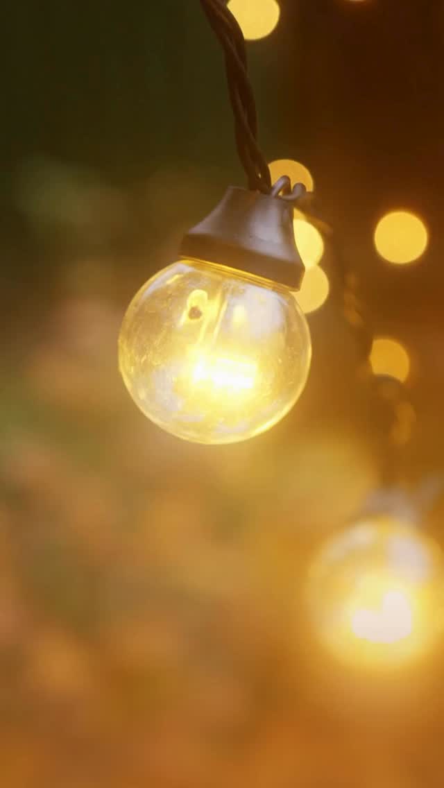 Die Bürgerinitiative Göttchesplatz lädt gemeinsam mit BAD HONNEF BLEIBT BUNT e.V. i.G. zum „Dîner en Couleurs“ auf dem Göttchesplatz ein. Inspiriert vom beliebten „Dîner en Blanc“ entsteht so eine neue, farbenfrohe Variante des gemeinsamen Sommerdinners.
Zeit & Ort
📅 11. Juli 2026, 18:00 – 22:00 Uhr
📍 Göttchesplatz, Rommersdorfer Str. 45, 53604 Bad Honnef
Das Dîner en Couleurs steht für Offenheit, Vielfalt und Gemeinschaft:
Alle Menschen sind willkommen, unabhängig von Herkunft, Kultur, Religion, Alter oder Lebensweise. Entscheidend ist allein die Freude an Begegnung, Vielfalt und einem schönen Abend miteinander.
Mehr Infos und Anmeldung: #badhonnefbleibtbunt
👉 www.badhonnefbleibtbunt.de