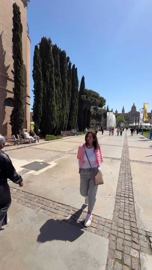 Heute geht es weiter auf der Ordermesse in Barcelona.
Gestern schon so viele wunderschöne Kleider entdeckt – und heute wartet noch mehr Inspiration auf uns. Freunde treffen, neue Lieblingsstücke finden und jeden Moment genießen.
Wir freuen uns auf alles, was dieser Tag noch bringt.
#brautliebe #brautmode #barcelona #weddingdress #bridetobe