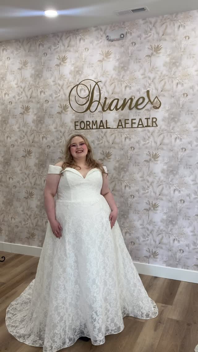 Timeless elegance meets romantic lace. ✨ Our Dress of the Week is the breathtaking Style 44541 by @sinceritybridal.
Ready to find your dream dress? Come try her on or explore all your options with the personalized Diane’s experience. 🤍
Schedule your appointment through the link in our bio!