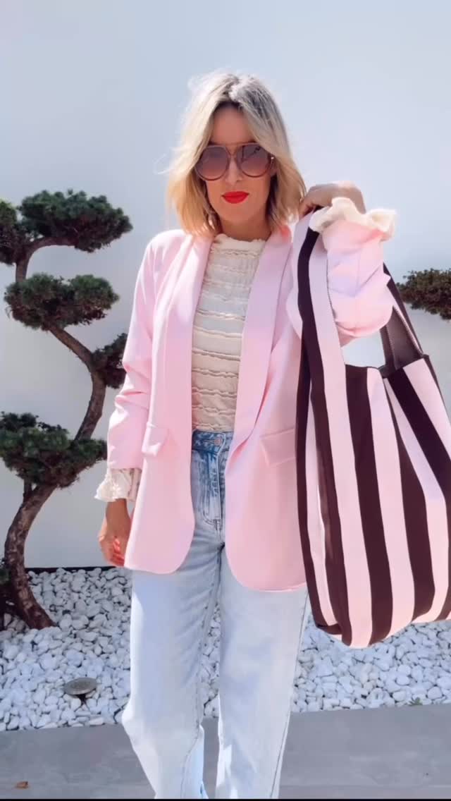 8 looks in Soft shades, roses & denim 🌸💙
Welke is jouw favoriet? ✨
#newin
#woman
#ootd
#onlineshopping
#fashionstyle