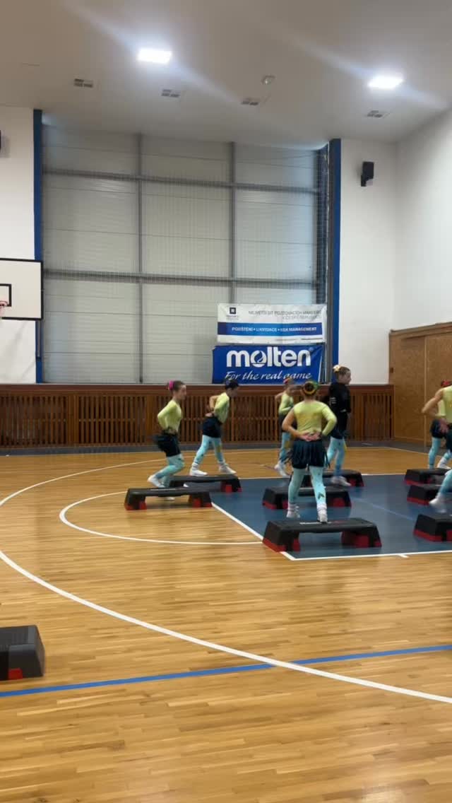 Sobotní dopoledne jsme strávily v Jičíně. Holky si odvezly krásné umístění. 🥇#jednavelkaparta