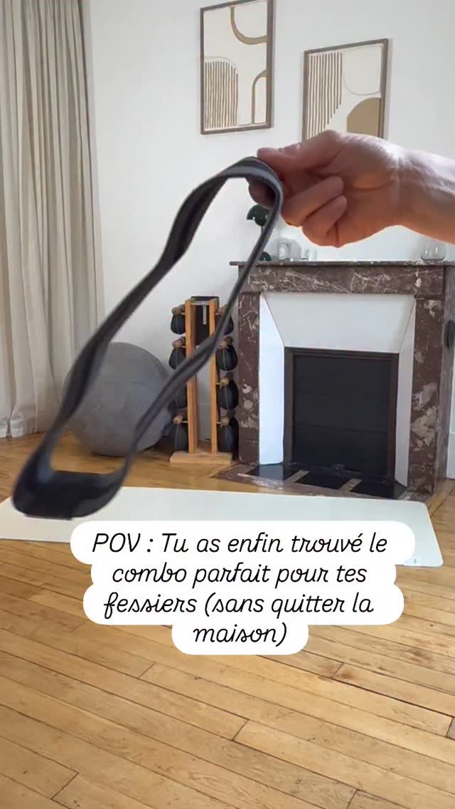 LE COMBO PARFAIT À LA MAISON 🏡🔥
Trouver le bon équilibre pour s’entraîner efficacement chez soi n’est pas toujours évident. Pourtant, un simple élastique et les bons mouvements suffisent pour ressentir immédiatement le travail et booster tes résultats ! 😉
Si tu manques de temps mais que tu veux une séance efficace, teste ce circuit :
1️⃣ Squat + Élévation latérale (contrôle bien la descente et l’extension).
2️⃣ Isolations latérales (on reste en haut pour chercher la brûlure !).
3️⃣ Marche en crabe (reste bien basse en squat, 3 pas à droite, 3 pas à gauche).
✨ Mon conseil: Ne cherche pas la vitesse. Prends le temps de sentir le muscle travailler à chaque répétition. C’est ça qui fait toute la différence !
Enregistre ce réel pour ta prochaine séance à la maison ! 💾
💪🏻 Envie d’aller plus loin ?
Si tu as envie de t’entraîner avec un accompagnement en petit groupe, commente « FORME » sous ce réel pour recevoir toutes les infos sur mes cours ! 👇