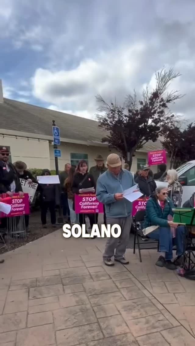 Solano County-you showed up!
On Tuesday, we rallied to urge the city council to call for an advisory vote on California Forever to be placed on the November ballot.
Solano County deserves to have a chance to indicate whether they support or oppose the city expansion. An advisory vote is not binding, meaning that even if the majority of voters say they oppose expansion, city council could continue with their original plans.
Thank you for making your voice heard-every time you show up we build momentum. Let’s keep fighting for a transparent voting process!