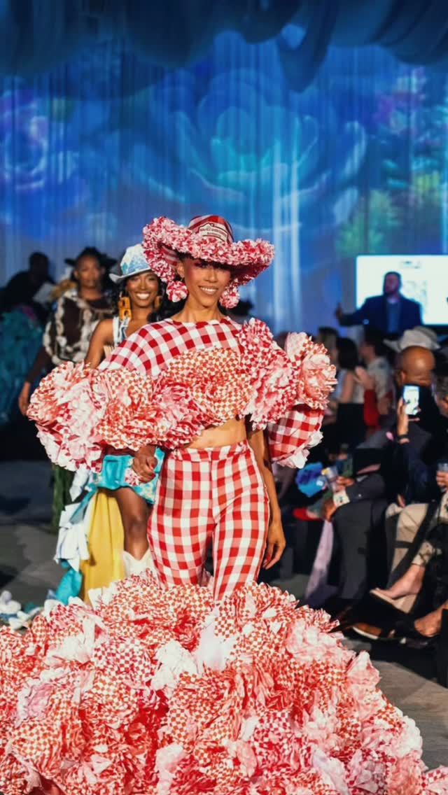 If you caught the sneak peek in my stories yesterday, I already told y’all you weren’t ready for these runway photos!!
Every year, some of the best restaurants in DFW team up with local designers, models, and creatives to bring one-of-a-kind runway looks to life — each made especially for the Food in Fashion show.
The criteria: create looks inspired by fresh, seasonal food using at least 50% restaurant materials.
The attention to detail, the imagination, the full commitment to the concept: unmatched. And somehow, every year, it gets better and better.
From returning veterans to newcomers (did you catch Chuck E. Cheese??), this runway brought 👏 it 👏
I love getting to capture this event every year and seeing how Dallas’s restaurant and creative communities show up for it.
Already can’t wait to see what next year brings.
Event: @foodinfash @gdtrafoodies
Venue: @thedallasarboretum
Production: @j3bywilliejohnson
Photography: @atalisamuelphotography (me! 💛)
#dallasphotographer #dallaseventphotographer #eventphotographer #dfwphotographer #dallasevents