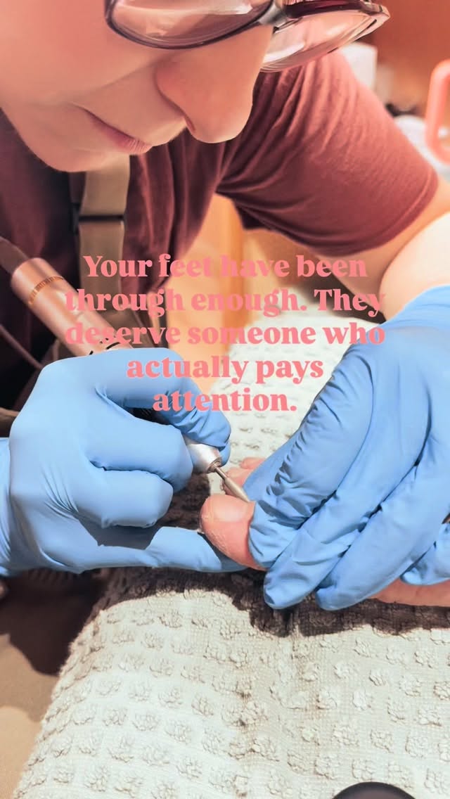 You are not just a number or a dollar sign to us at Pretty & Pout.
Every detail is thought of here. Your feet carry you through every part of life and they deserve the best treatment.
No cutting corners here. 🫶🏼
#sherwoodparklocal #homebasedbusiness #cuticlecare #pedicure #crackedheels