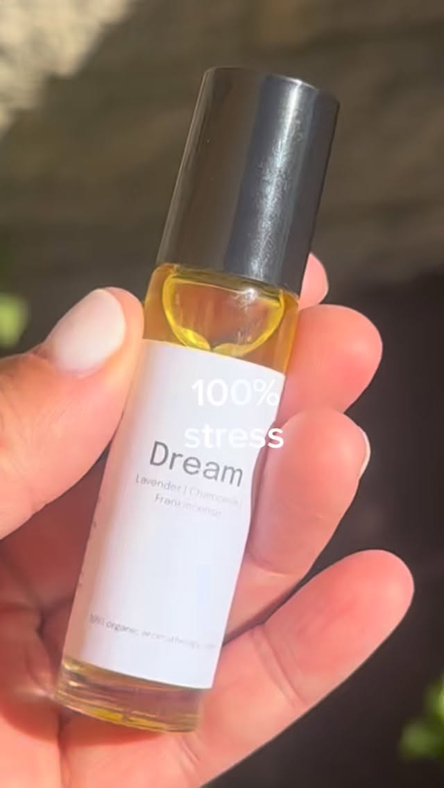 Taking the edge off monday, one small reset at a time. ✔️😅🧘♀️
#pausecollective #thepausecollection #aromatherapy #aromatherapyoil #mindfuliving