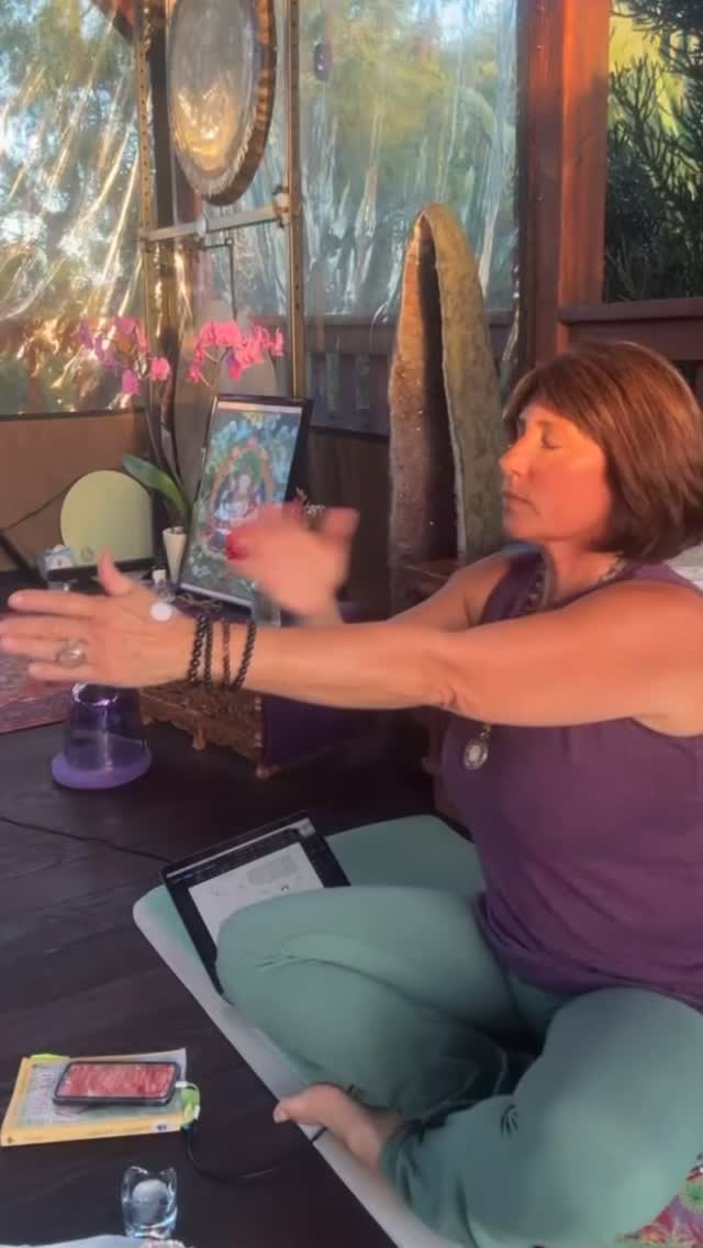 What if something as simple as a whistle could shift your state?
In Kundalini Yoga, we work with the breath as a direct pathway to the mind. Even small changes in how we breathe begin to reorganize and regulate the nervous system.
Whistling is a focused exhale.
It slows the breath.
It activates the lips and cranial nerves.
It creates a subtle sound current that the mind follows.
The breath becomes frequency.
The teachings say that when you change the pattern of the breath, you change the pattern of the mind. And when sound is added, something even deeper begins to organize.
Try it:
Take a slow inhale through the nose
Then gently whistle the exhale. 3-11 min. The feel what shifts. Sometimes the smallest practices open the biggest doors.
#KundaliniYoga #Breathwork #whistling #SoundHealing #meditation